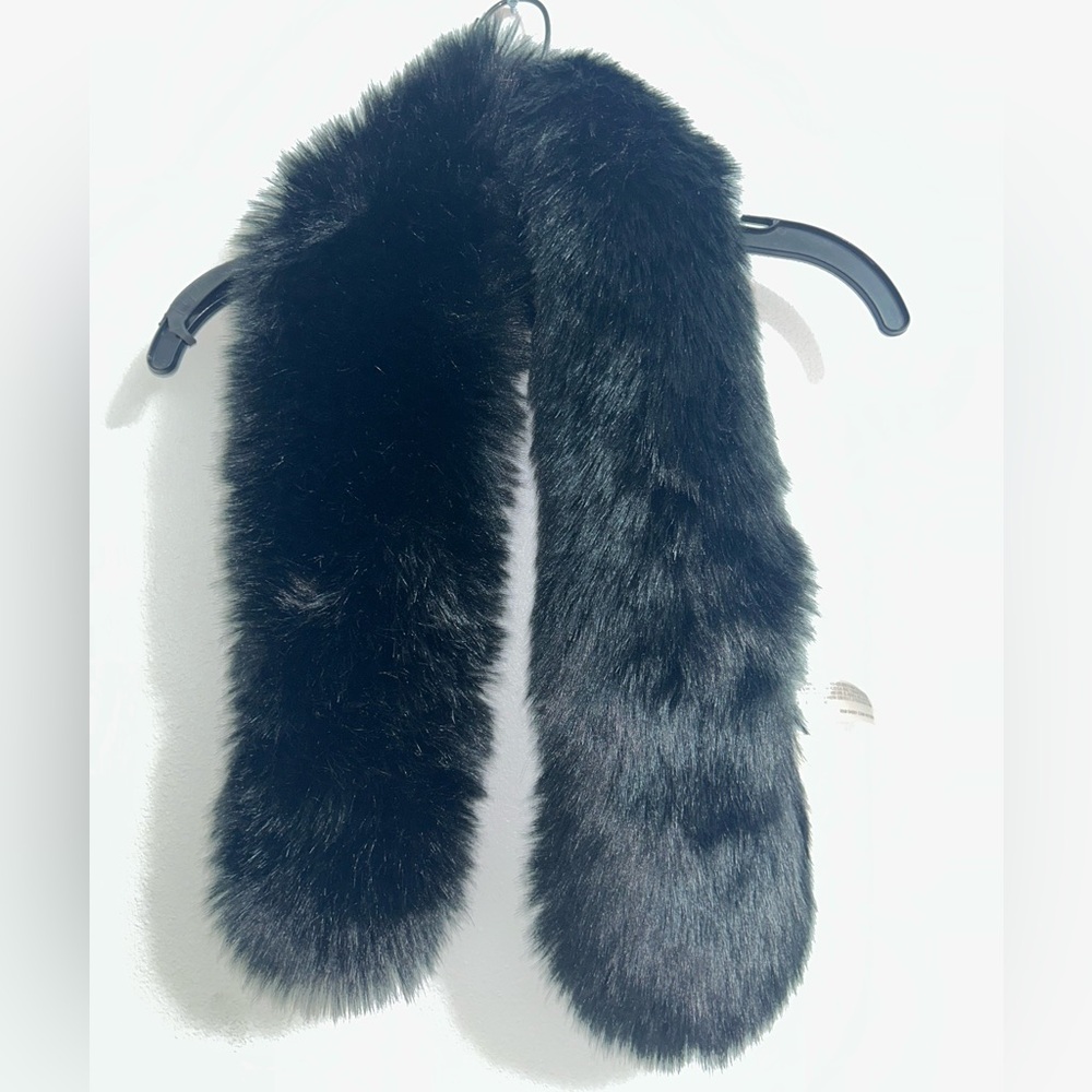 NWT Forever 21 Black Faux Fur Scarf Wrap stole collar unisex one size warm